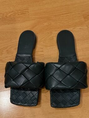 Bottega Veneta Dark Green Lido Woven Sandals size 39.5
